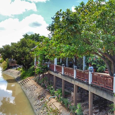 Romyen Cafe' Homestay Аюттхая Экстерьер фото