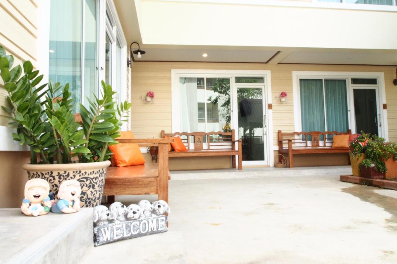 Romyen Cafe' Homestay Аюттхая Экстерьер фото