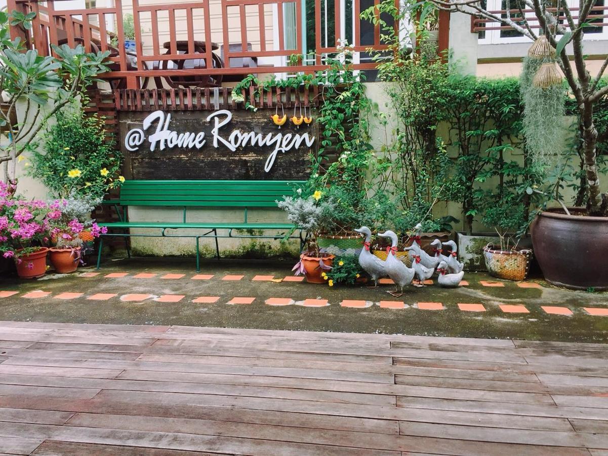 Romyen Cafe' Homestay Аюттхая Экстерьер фото
