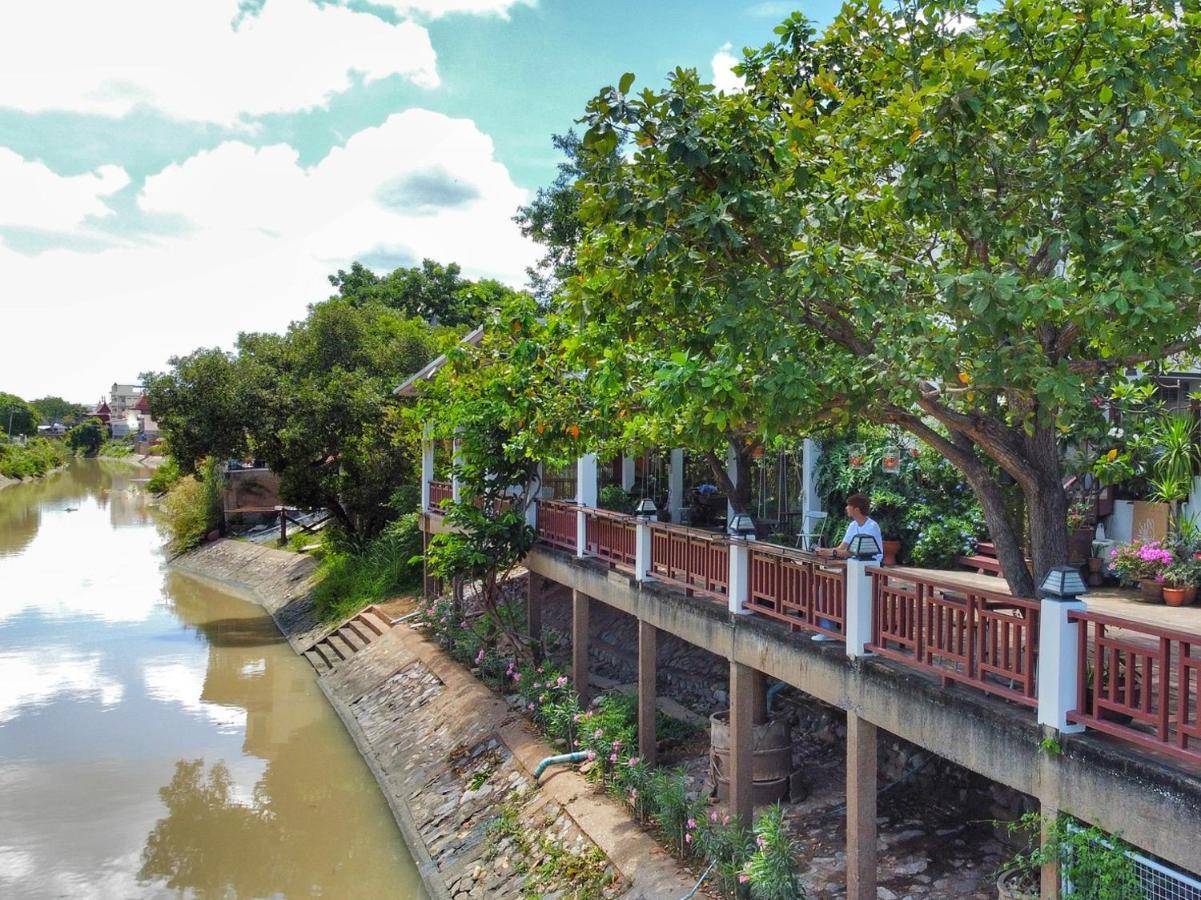 Romyen Cafe' Homestay Аюттхая Экстерьер фото